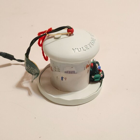 VINTAGE HALLMARK Light and Motion Yuletide Rider Ornament 1992 - Picture 9 of 11